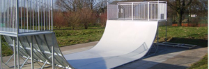 frp_skateboard_wide